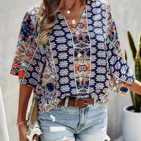 🆕️ Print Batwing Sleeve Blouse - Picture 2 of 7